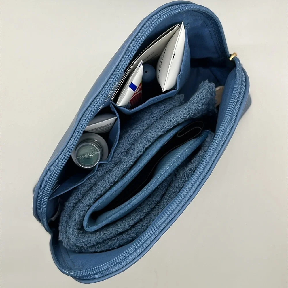 SALVATORE FERRAGAMO Blue Cosmetic Bag Set with toiletries from the Airline NEW